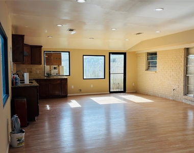 11407 Hazen Street - Photo Thumbnail 4