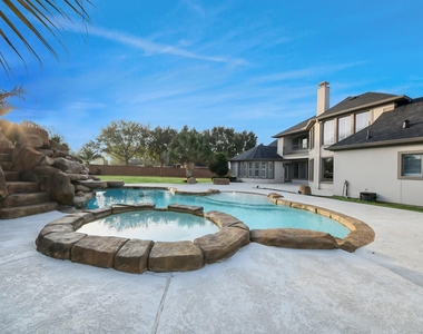 2211 Braer Ridge Drive - Photo Thumbnail 10