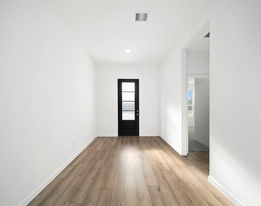 2515 Olivine Stone Drive - Photo Thumbnail 3