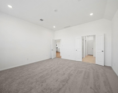 2515 Olivine Stone Drive - Photo Thumbnail 12