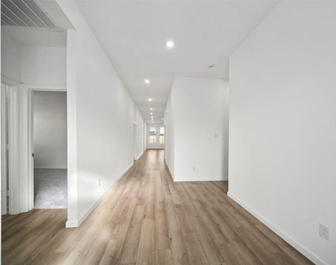 2515 Olivine Stone Drive - Photo Thumbnail 4