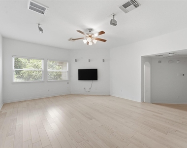 58 N Scribewood Circle - Photo Thumbnail 17