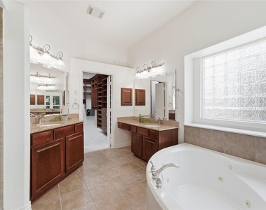 58 N Scribewood Circle - Photo Thumbnail 15