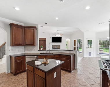 58 N Scribewood Circle - Photo Thumbnail 9