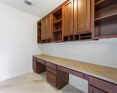 58 N Scribewood Circle - Photo Thumbnail 18
