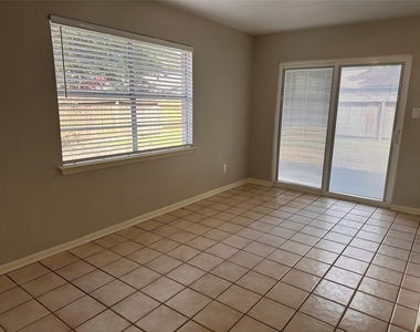 3323 Brookdale Drive Drive - Photo Thumbnail 2