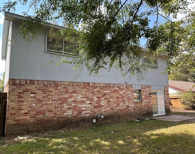 3323 Brookdale Drive Drive - Photo Thumbnail 10