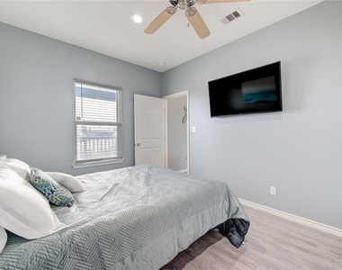 14110 Miramar Drive - Photo Thumbnail 18