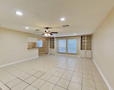 16395 Havenpark Drive - Photo Thumbnail 2