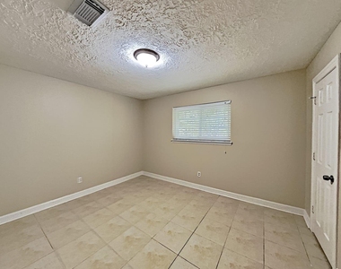 16395 Havenpark Drive - Photo Thumbnail 11