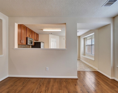 3131 Beacon Grove Street - Photo Thumbnail 9