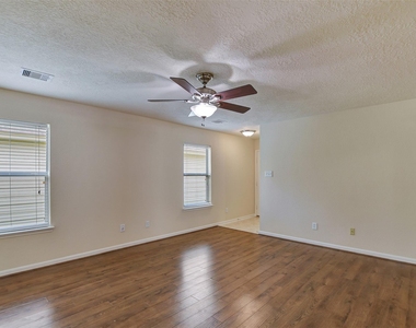 3131 Beacon Grove Street - Photo Thumbnail 6