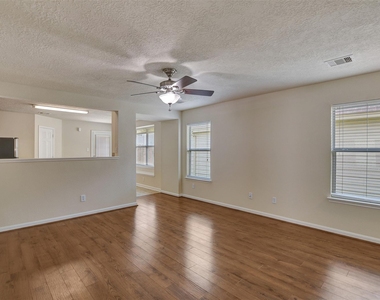 3131 Beacon Grove Street - Photo Thumbnail 5
