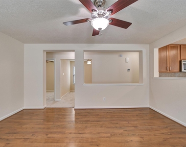 3131 Beacon Grove Street - Photo Thumbnail 8