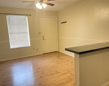 4310 Mount Vernon Street - Photo Thumbnail 1