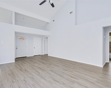 2527 Silver Trumpet Drive - Photo Thumbnail 6