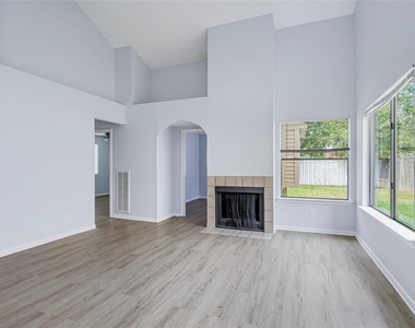 2527 Silver Trumpet Drive - Photo Thumbnail 5