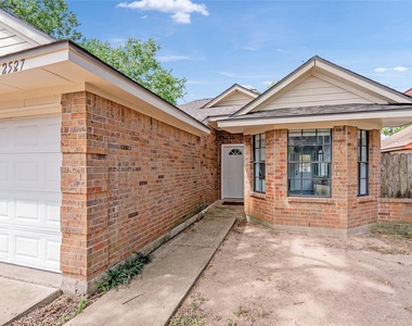 2527 Silver Trumpet Drive - Photo Thumbnail 4