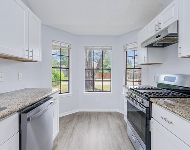 2527 Silver Trumpet Drive - Photo Thumbnail 10