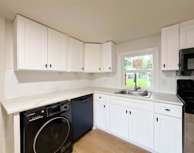 705 Texas Avenue - Photo Thumbnail 5
