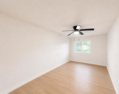 705 Texas Avenue - Photo Thumbnail 3
