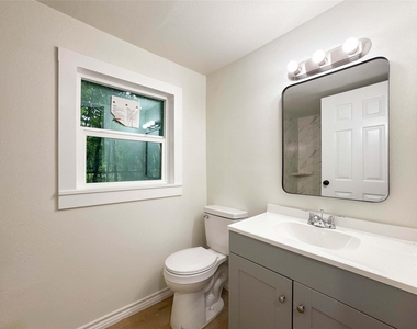 705 Texas Avenue - Photo Thumbnail 6