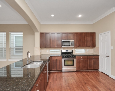 1137 W 24th Street - Photo Thumbnail 31