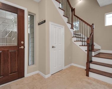 1137 W 24th Street - Photo Thumbnail 2