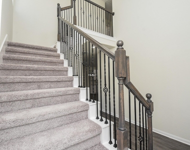 2819 Topiary Lane - Photo Thumbnail 6