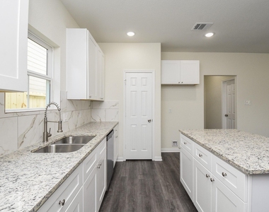 2819 Topiary Lane - Photo Thumbnail 10