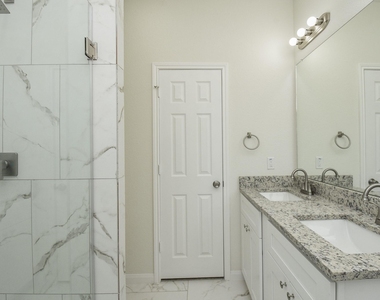 2819 Topiary Lane - Photo Thumbnail 18