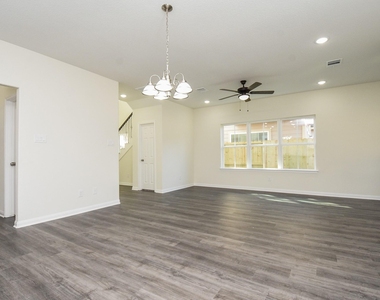 2819 Topiary Lane - Photo Thumbnail 7