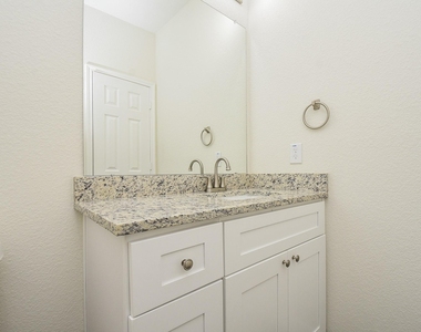 2819 Topiary Lane - Photo Thumbnail 13