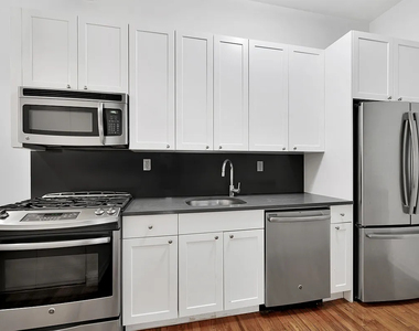 121 Madison Avenue - Photo Thumbnail 3