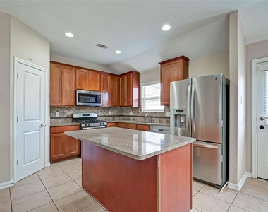 6402 Black Bamboo Lane - Photo Thumbnail 10