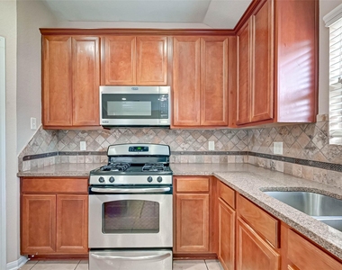 6402 Black Bamboo Lane - Photo Thumbnail 13