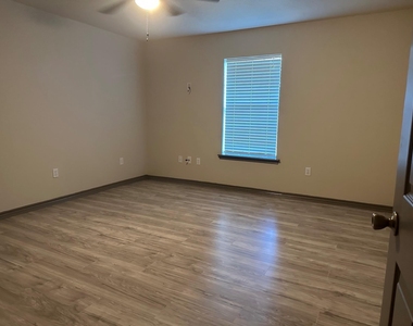 209 Cherry Street - Photo Thumbnail 7