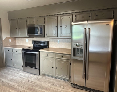 209 Cherry Street - Photo Thumbnail 3