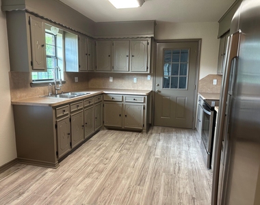 209 Cherry Street - Photo Thumbnail 2