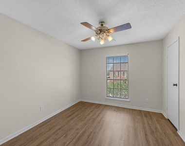 2120 El Paseo Street - Photo Thumbnail 4