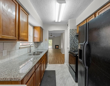 2120 El Paseo Street - Photo Thumbnail 3