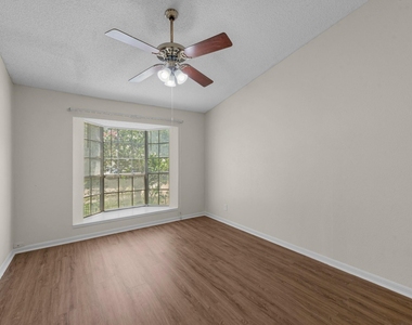 2120 El Paseo Street - Photo Thumbnail 7