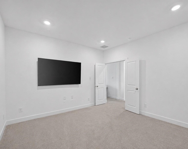 7410 Wildrye Meadow Lane - Photo Thumbnail 16