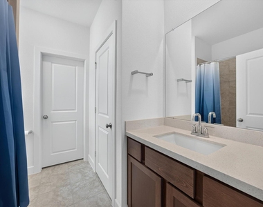 7410 Wildrye Meadow Lane - Photo Thumbnail 15