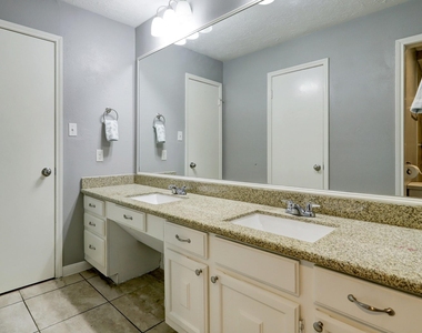 12346 Huntington Venture Drive - Photo Thumbnail 15