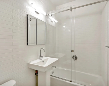 226 East 25th Street - Photo Thumbnail 7