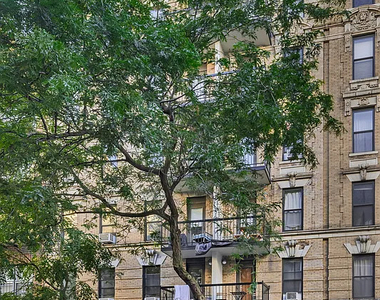 226 East 25th Street - Photo Thumbnail 9