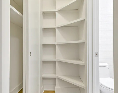 226 East 25th Street - Photo Thumbnail 6