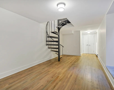 226 East 25th Street - Photo Thumbnail 4