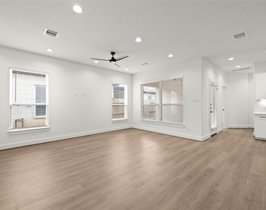 2729 Solbrook Lane - Photo Thumbnail 7